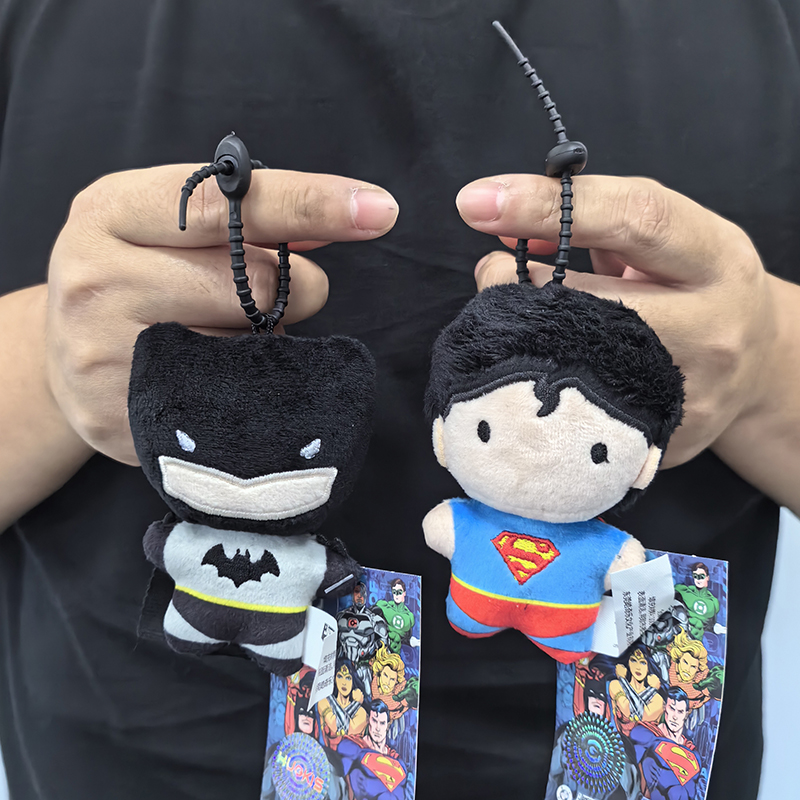 1005009638662702&nbsp; 9cm蝙蝠侠超人毛绒钥匙扣DC正义联盟9cm哈雷奎因小丑可爱卡通电影玩偶创意圣诞礼物